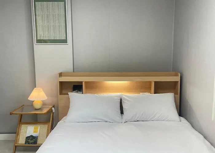 Cozy Corner # 1 Minute From Dongdaemun Station # Ddp # Pretty
