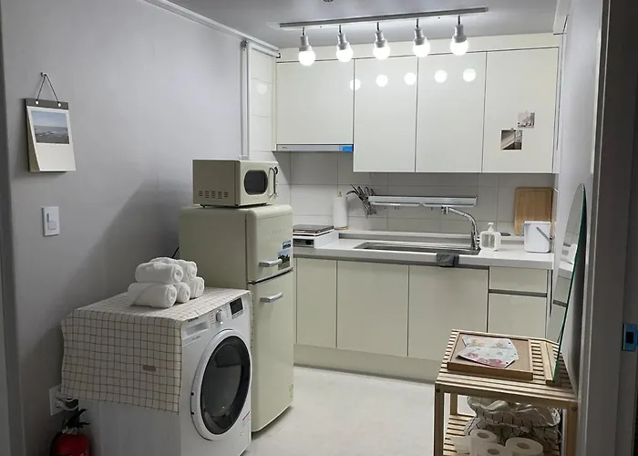 Cozy Corner # 1 Minute From Dongdaemun Station # Ddp # Pretty
