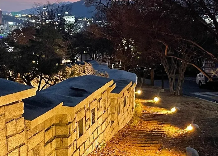 Cozy Corner # 1 Minute From Dongdaemun Station # Ddp # Pretty